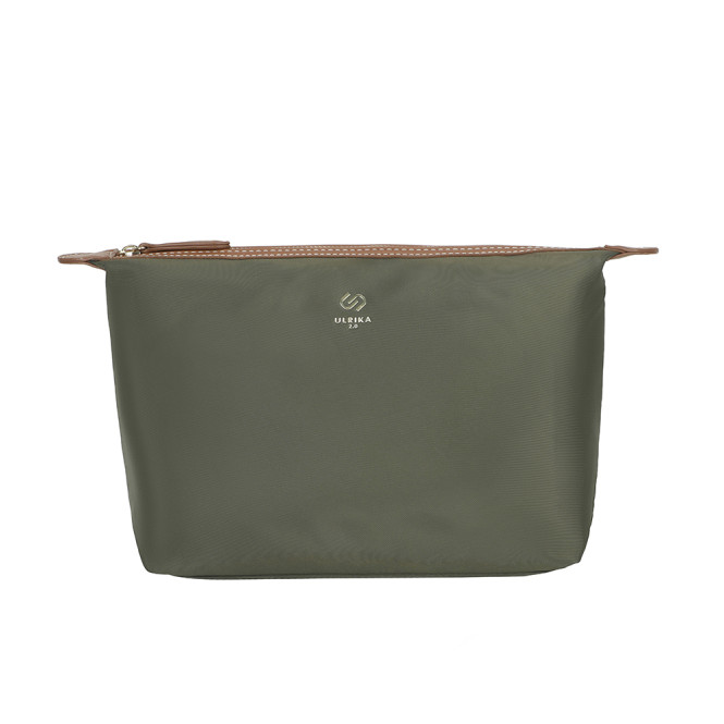 Necessär nylon med bruna detaljer grön Ulrika Design