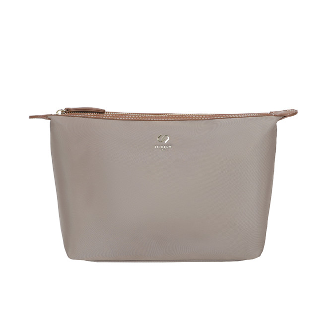 Necessär nylon med bruna detaljer Taupe Ulrika Design