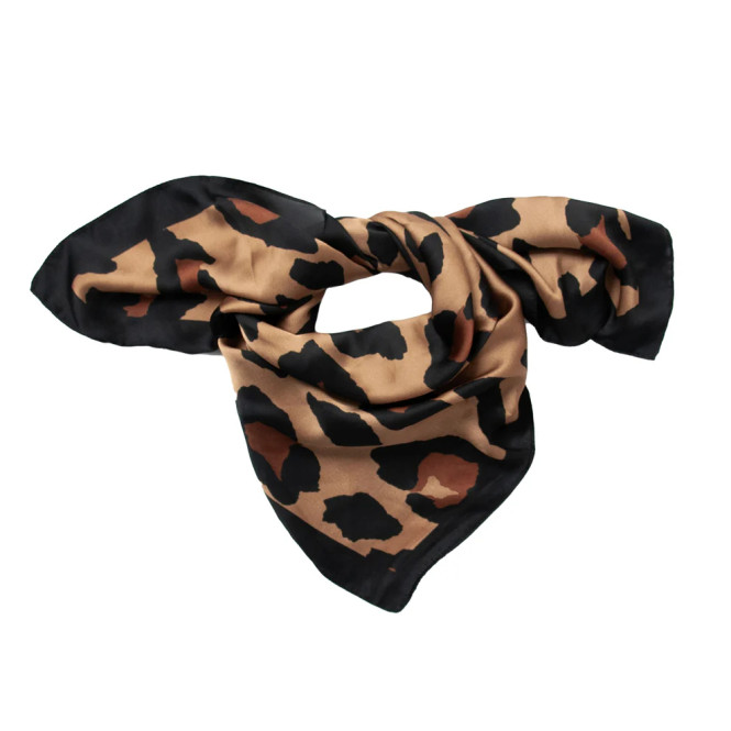 Scarf med leo print svart/brun Rosenvinge