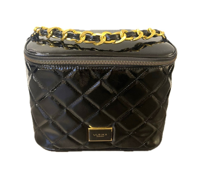 Necessär i boxmodell quiltad lack svart Ulrika Design