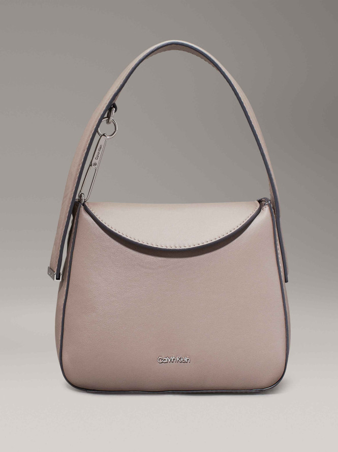 Handväska mindre Soft sculpt mini bag Cinder Taupe Calvin Klein
