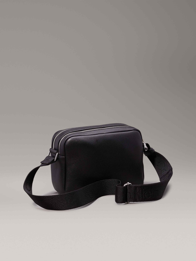 Camera bag Over Webbing Dubbla fack Svart Calvin Klein