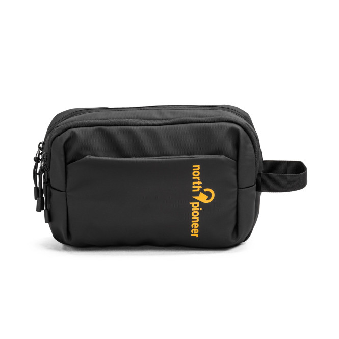 Necessär svart med orange logo North Pioneer