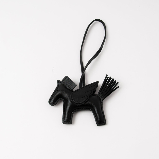 Charm Pegasus häst svart Rosenvinge