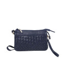 Clutch med axelrem flätad navy - The Monte